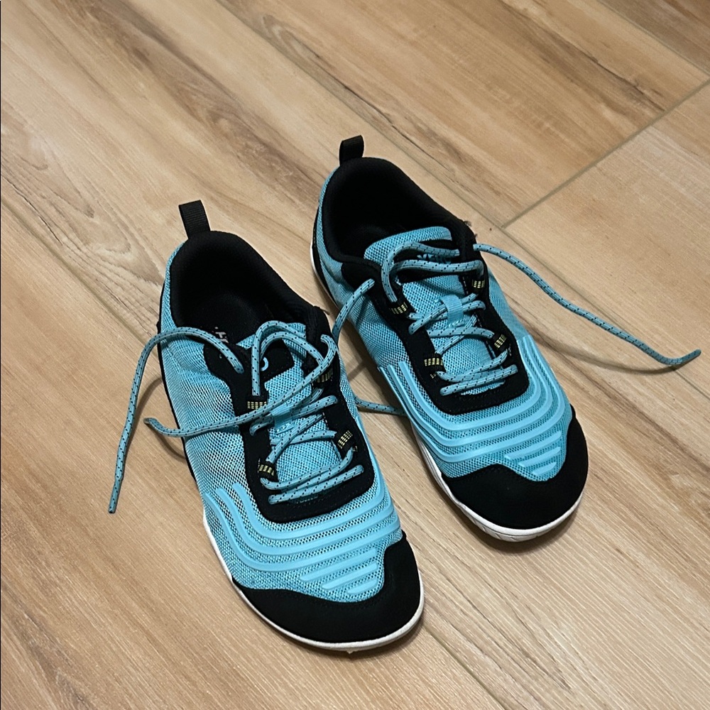 Xero Shoes size 7